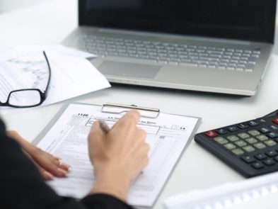 noi-reglementari-privind-intocmirea-si-depunerea-situatiilor-financiare-anuale-si-a-raportarilor-s14137-393×295